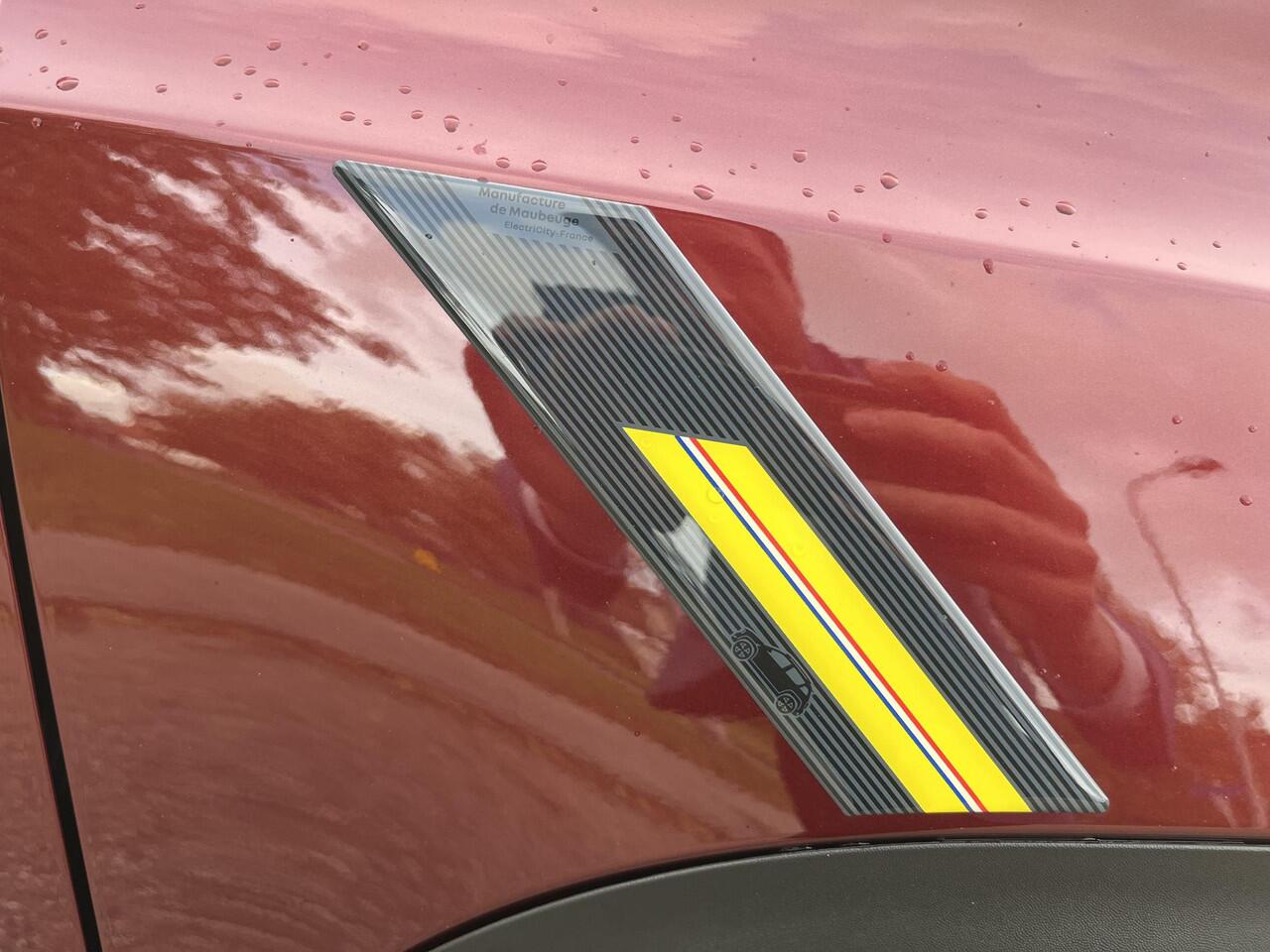 Renault 4 comfort range iconic 52 kWh APPLE CARPLAY ANDROID AUTO / CLIMATE CONTROLE / NAVIGATIE / PACK SAFETY & ADVANCED DRIVING ASSIST.