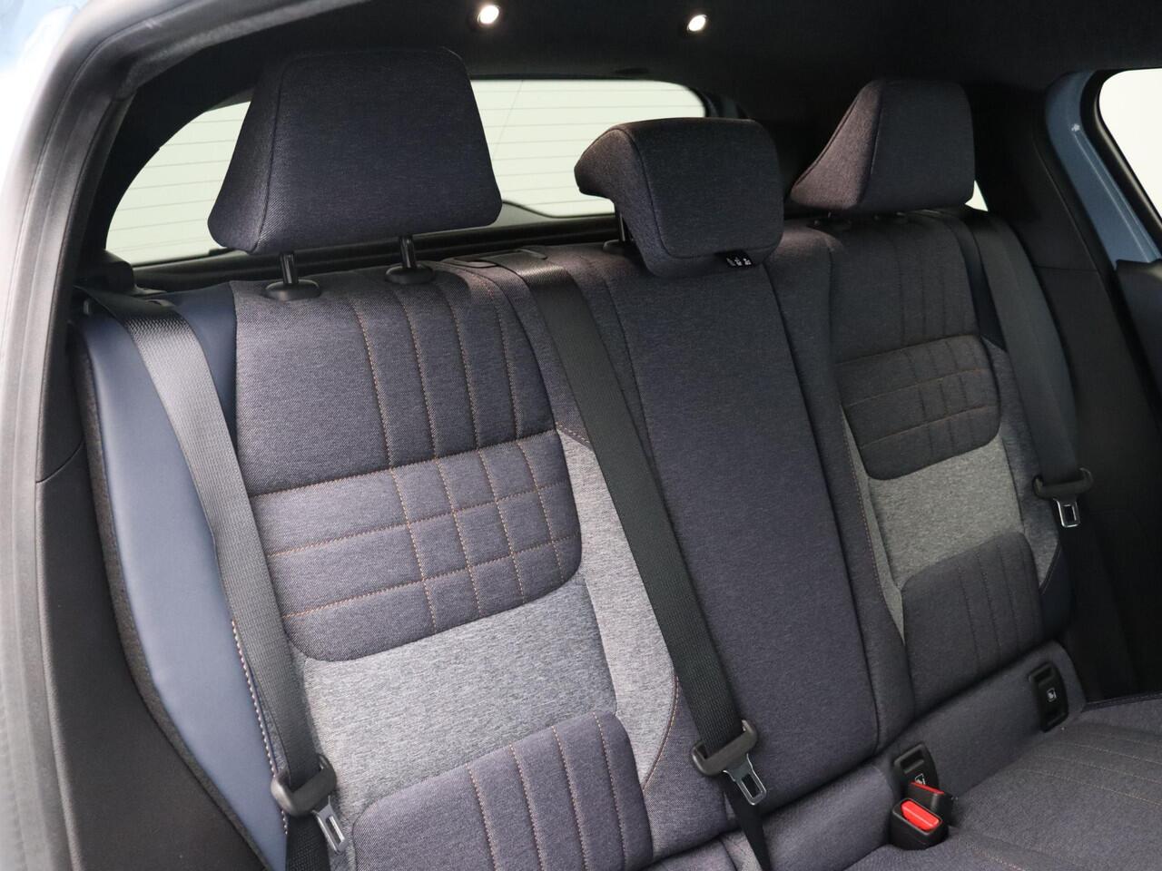 Renault 4 comfort range techno 52 kWh | 17% Bijtelling | Elek. bedienbare achterklep | Stoel- en stuurwielverwarming | Active driver assist |