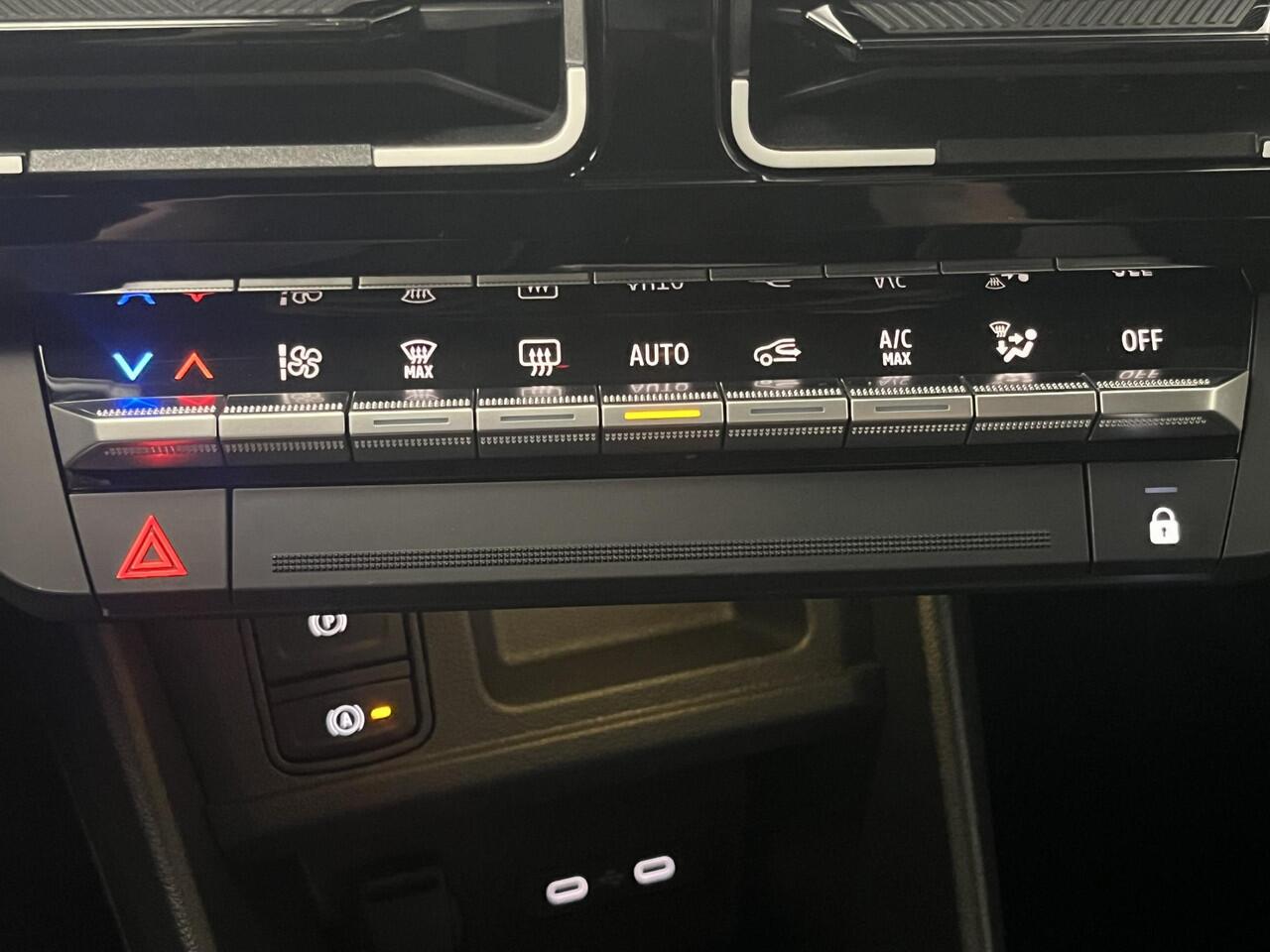 Renault 4 comfort range iconic 52 kWh pack advanced driving assist / adapter V2L