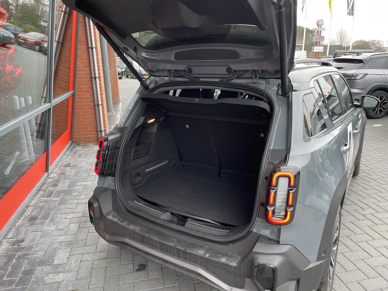 Renault 4 comfort range iconic 52 kWh / pack extended grip / pack advanced driving assist / vraag naar beschikbaarheid