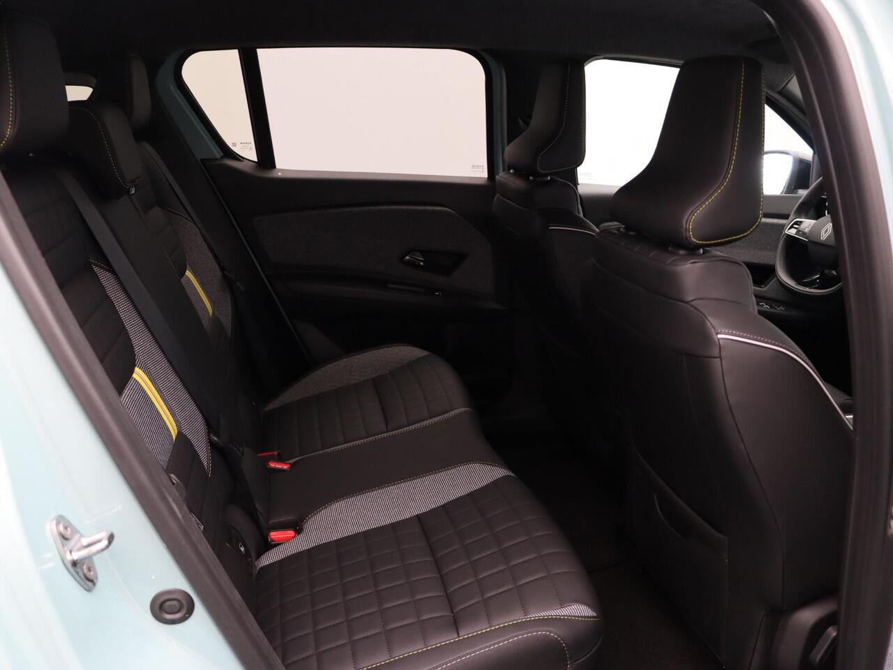 Renault 4 comfort range iconic 52 kWh | Vijf jaar garantie | Active driver assist | Elek. bedienbare achterklep |