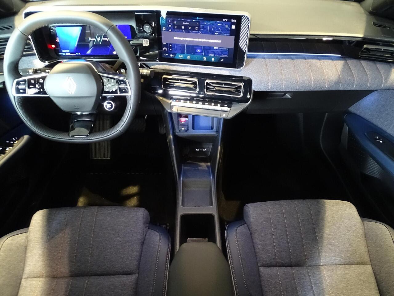 Renault 4 comfort range techno 52 kWh NU 5 JAAR GARANTIE! / PACK WINTER PREMIUM / HARMAN KARDON AUDIO / ZWARTE MOTORKAP