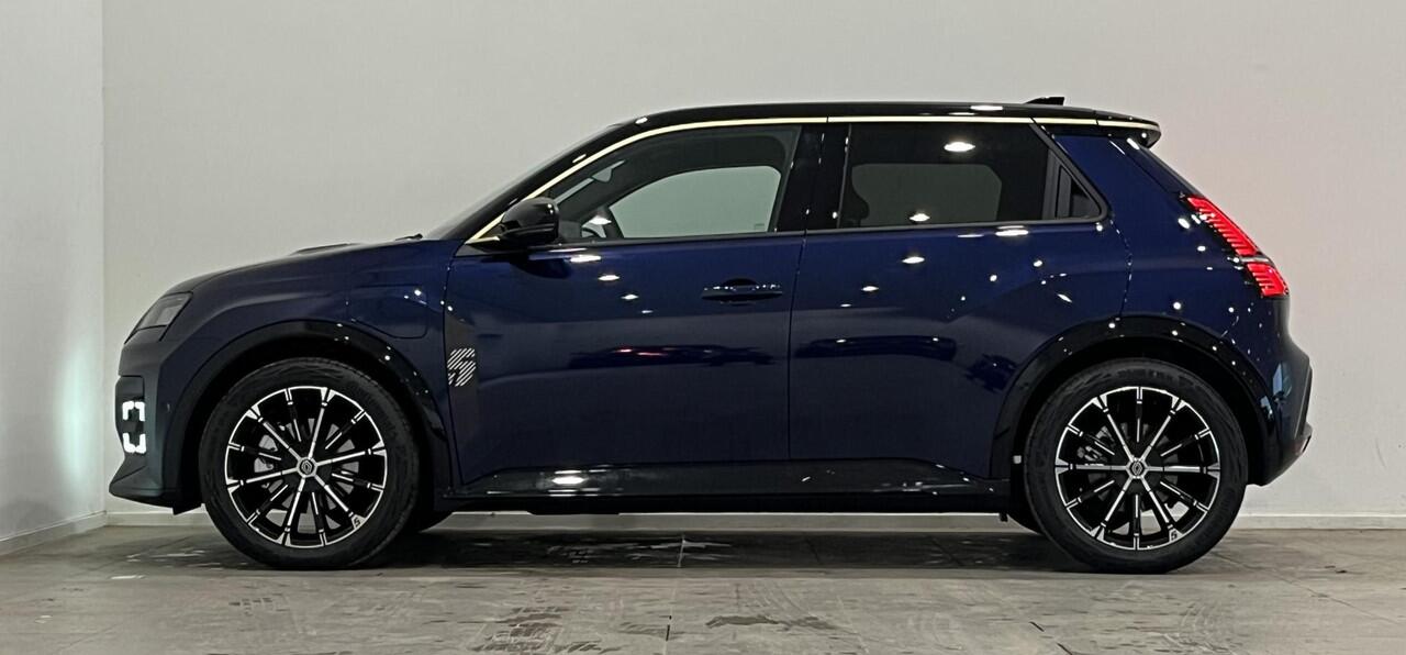 Renault 5 Iconic Cinq 52 kWh | Harman Kardon | Pack Safety & Advanced Driving Assist | Adapter V2L, energie naar extern apparaat | Van: ¤36.859,- nu rijklaar voor: ¤ 35.359,-