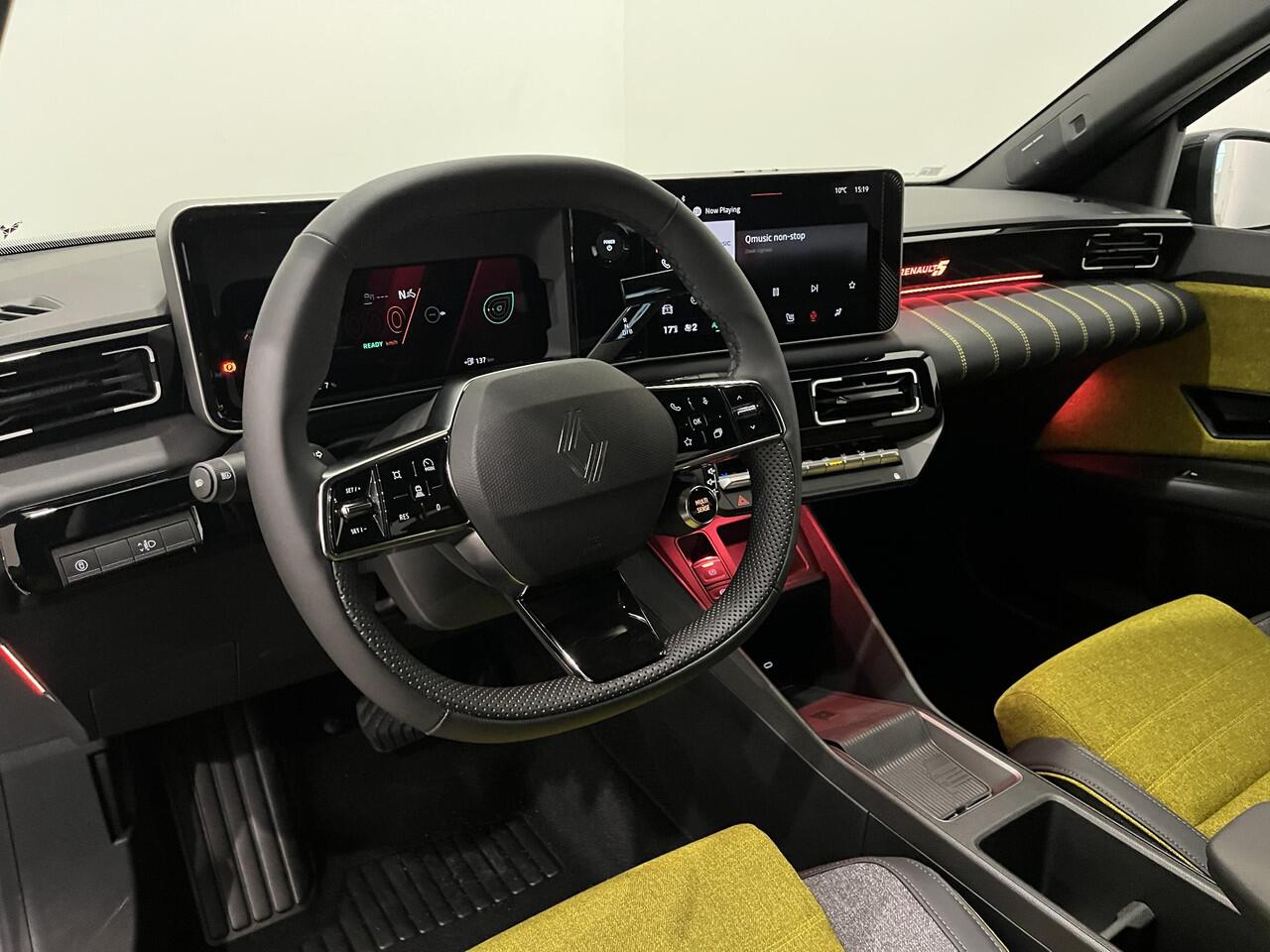 Renault 5 Iconic Cinq 52 kWh | Harman Kardon | Pack Safety & Advanced Driving Assist | Adapter V2L, energie naar extern apparaat | Van: ¤36.859,- nu rijklaar voor: ¤ 35.359,-