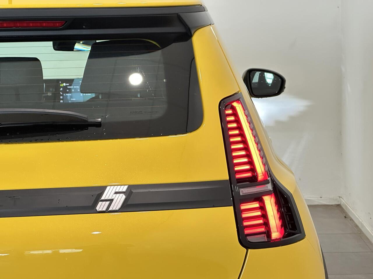 Renault 5 Urban Range Evolution 40 kWh | Pack Winter | Van: ¤ 29.059,- nu rijklaar voor: ¤ 27.559,-