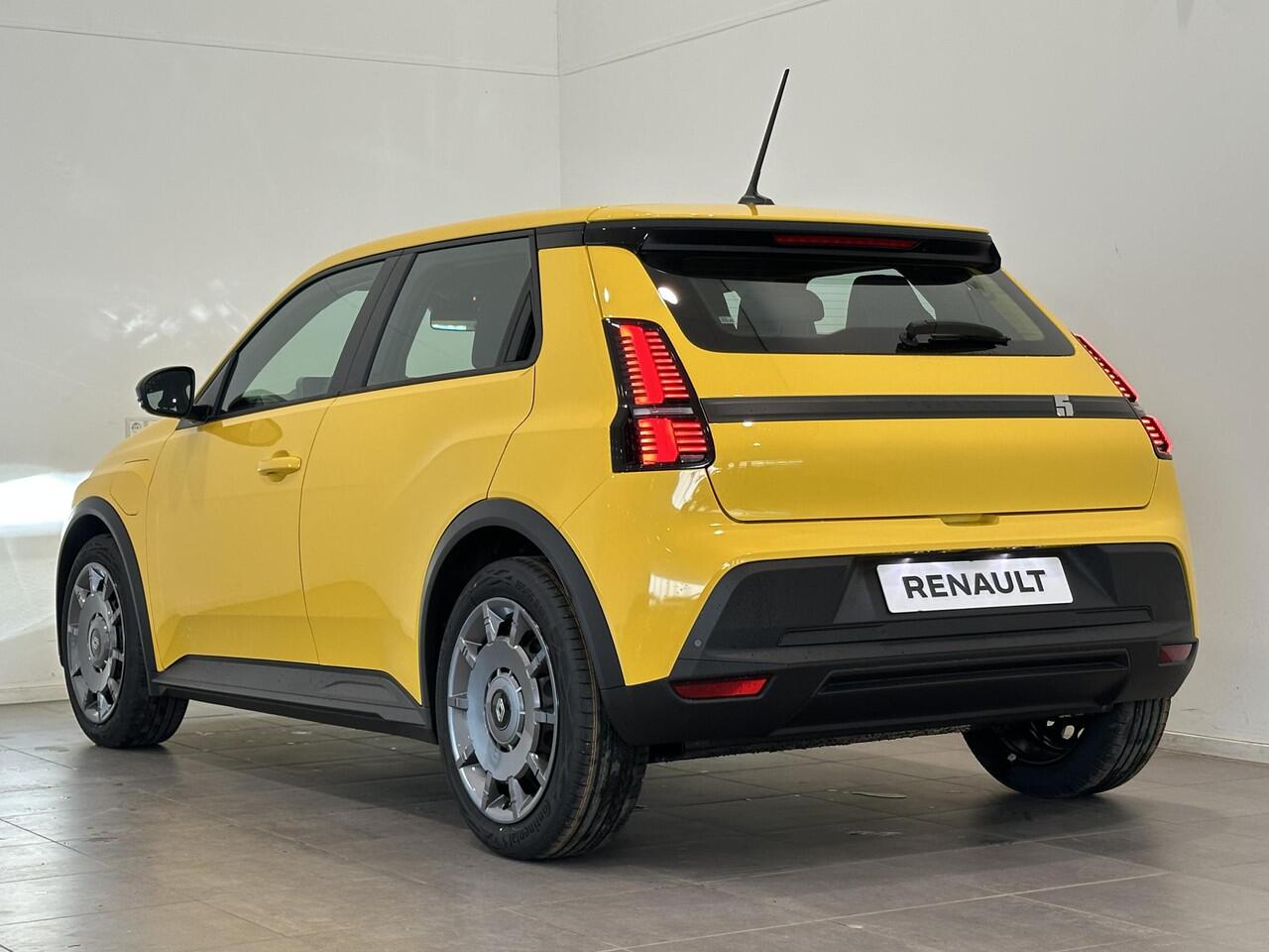 Renault 5 Urban Range Evolution 40 kWh | Pack Winter | Van: ¤ 29.059,- nu rijklaar voor: ¤ 27.559,-