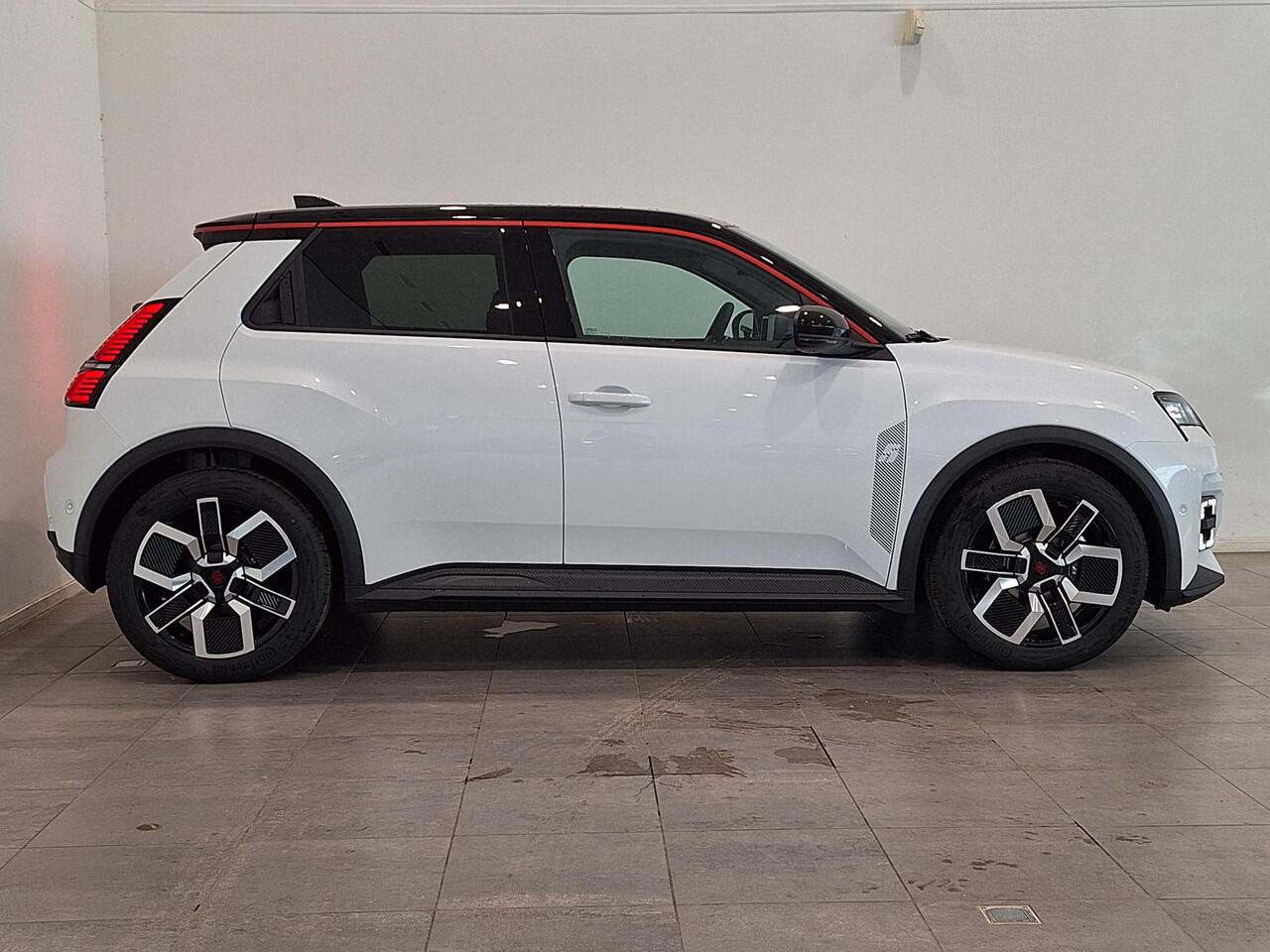 Renault 5 Urban Range Techno 40 kWh | Pack Winter | Pack Advanced Driving Assist | Van: ¤ 32.909,- nu rijklaar voor: ¤ 31.245,-