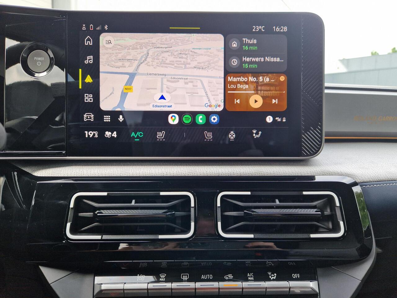 Renault 5 Comfort Range Roland-Garros 52 kWh / Levertijd I.O. / Afneembare Trekhaak /