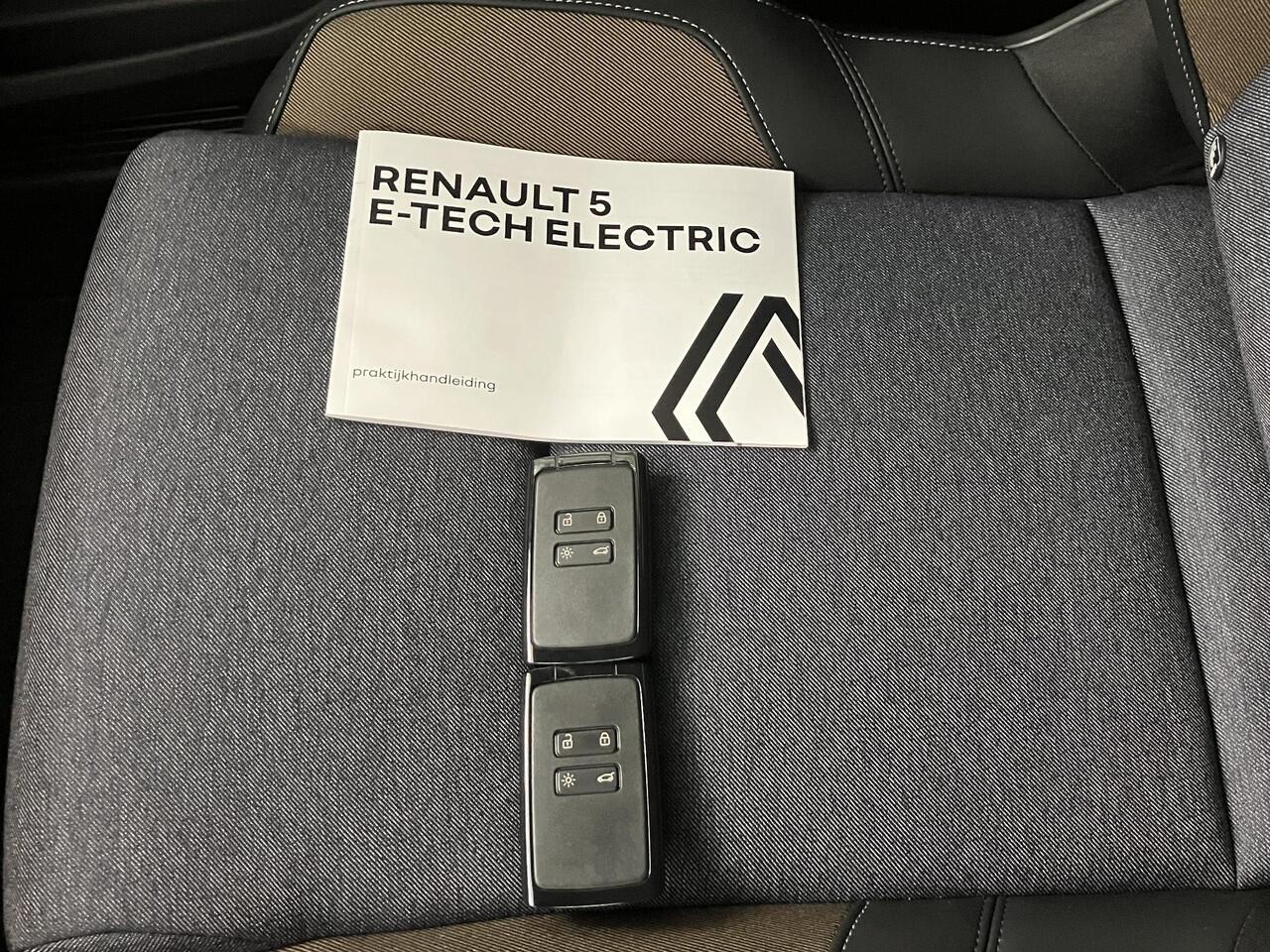Renault 5 urban range techno 40 kWh / Pack Winter / Pack Easy Driving Assist / voorraad actie infomeer naar de voorwaarden en beschikbaarheid