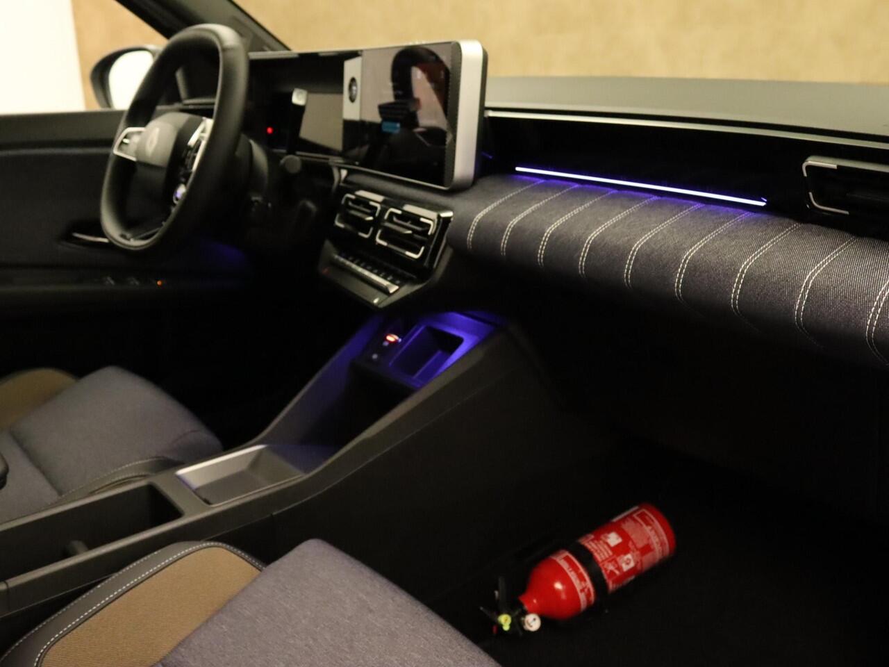 Renault 5 comfort range techno 52 kWh - SOH 99.8%!! - 3 FASE LADEN - AUTO VAN HET JAAR 2025 - DYNAMISCH RIJGEDRAG - PARKEERSENSOREN VOOR EN ACHTER - APPLE CARPLAY/ANDROID AUTO - NAVIGATIE - HARMAN/KARDON GELUIDSINSTALLATIE