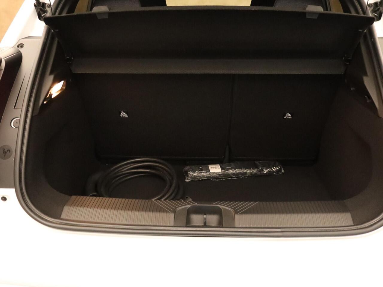 Renault 5 comfort range techno 52 kWh - SOH 99.8%!! - 3 FASE LADEN - AUTO VAN HET JAAR 2025 - DYNAMISCH RIJGEDRAG - PARKEERSENSOREN VOOR EN ACHTER - APPLE CARPLAY/ANDROID AUTO - NAVIGATIE - HARMAN/KARDON GELUIDSINSTALLATIE