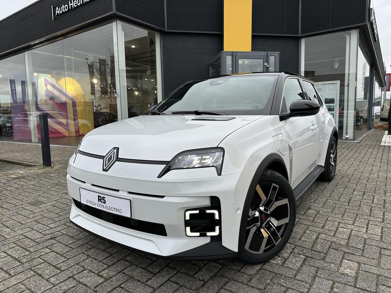 Renault 5 Techno Urban Range Techno 120 pk l Nog dit jaar uit voorraad leverbaar! l ¤ 1.700 voorraadvoordeel!