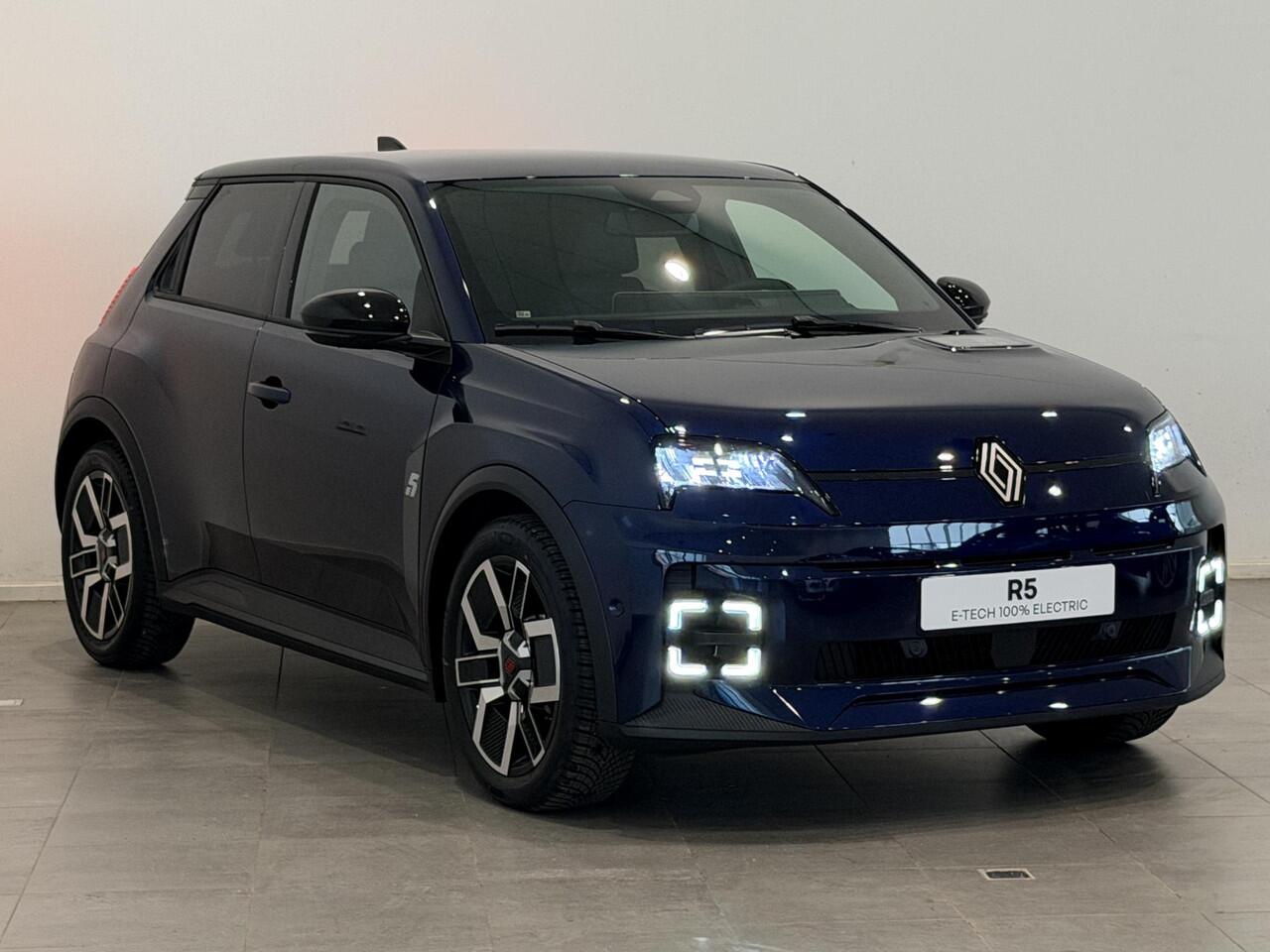 Renault 5 Comfort Range Techno 52 kWh | Harman Kardon | All season banden | Pack Advanced Driving Assist | Van: ¤ 35.909,- nu rijklaar voor: ¤ 34.909,-