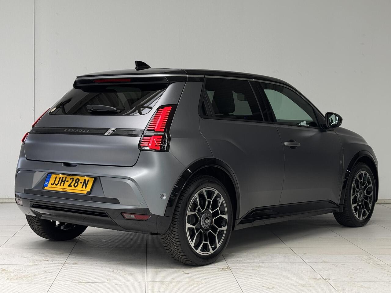 Renault 5 comfort range Roland-Garros 52 kWh | DEMO Beschikbaar 4-2026 | Navigatie | Achteruitrijcamera | Harman / Kardon | Adaptive Cruise Control | Stoel + Stuurverwarming | All-Season banden |