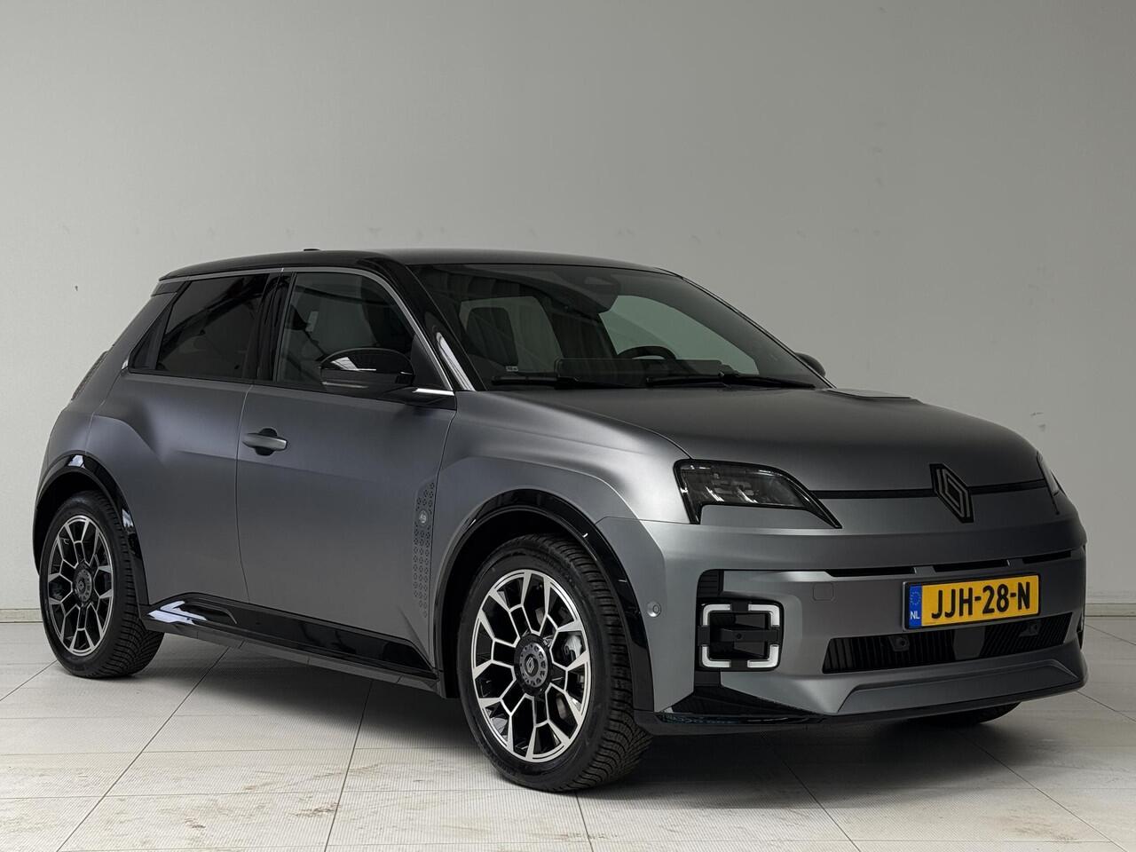 Renault 5 comfort range Roland-Garros 52 kWh | DEMO Beschikbaar 4-2026 | Navigatie | Achteruitrijcamera | Harman / Kardon | Adaptive Cruise Control | Stoel + Stuurverwarming | All-Season banden |