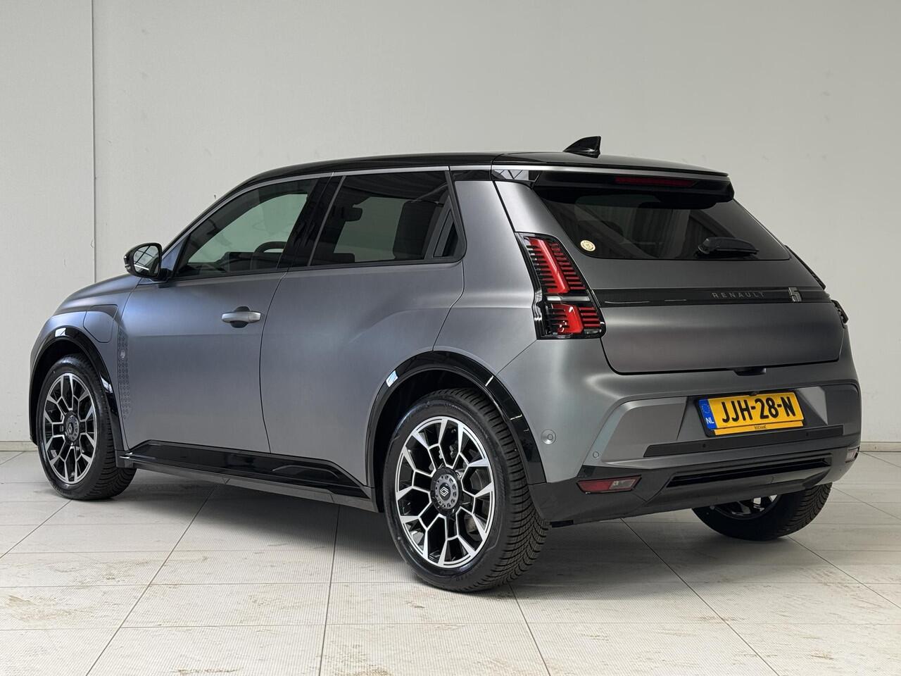 Renault 5 comfort range Roland-Garros 52 kWh | DEMO Beschikbaar 4-2026 | Navigatie | Achteruitrijcamera | Harman / Kardon | Adaptive Cruise Control | Stoel + Stuurverwarming | All-Season banden |