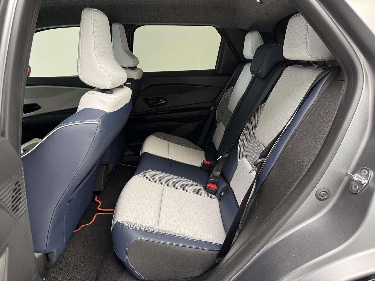 Renault 5 comfort range Roland-Garros 52 kWh | DEMO Beschikbaar 4-2026 | Navigatie | Achteruitrijcamera | Harman / Kardon | Adaptive Cruise Control | Stoel + Stuurverwarming | All-Season banden |