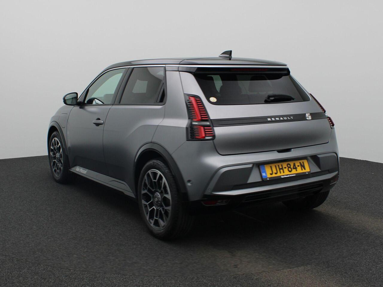 Renault 5 comfort range Roland-Garros 52 kWh | Pack Safety & Advanced Driving Assist | Harman Kardon Audio | Stoel- en Stuurwielverwarming | Camera | Draadloze Smartphonelader | 18" LMV 'Electro' | LED Pure Vision | Android Automotive