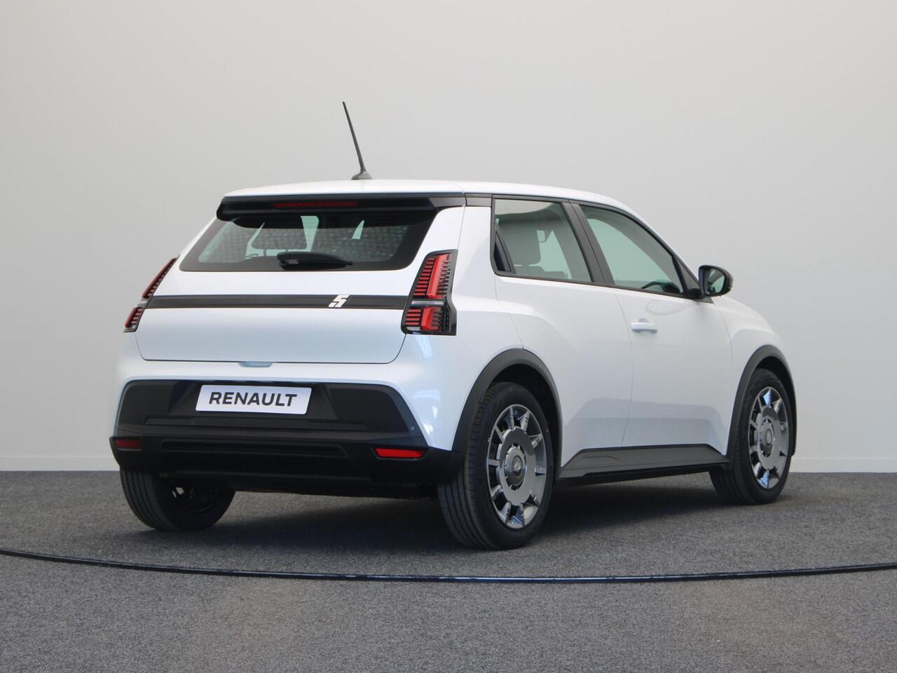 Renault 5 urban range evolution 40 kWh | 17% bijtelling | Stoelverwarming | DC lader | Parkeersensoren achter | Warmtepomp |