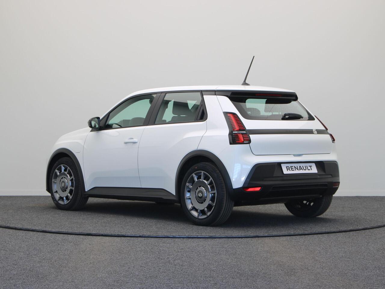 Renault 5 urban range evolution 40 kWh | 17% bijtelling | Stoelverwarming | DC lader | Parkeersensoren achter | Warmtepomp |
