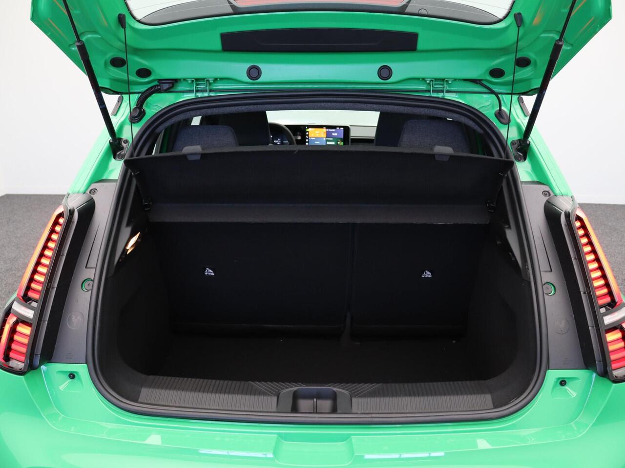 Renault 5 urban range FIVE 40 kWh | Parkeersensoren achter | Airco | Apple carplay / Android auto |