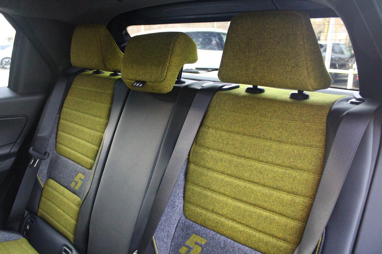 Renault 5 150PK COMFORT RANGE ICONIC CINQ 52 kWh | NAVIGATIE SYSTEEM MET GOOGLE INTERGRATIE | HARMAN KARDON PREMIUM AUDIO | FULL LED KOPLAMPEN MET MICRO-OPTICS EN FRANSE VLAG | 10"R-LINK MULTIMEDIA | 18"GRONO LICHTMETALEN VELGEN | WARM TITANIUM DAKLIJSTEN | ELEKTRI