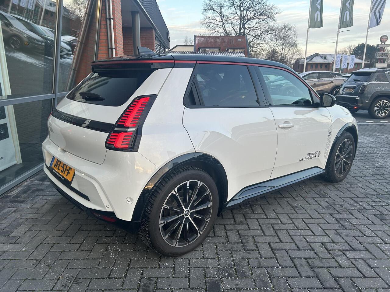 Renault 5 comfort range iconic cinq 52 kWh / HARMAN KARDON AUDIO / DAKSTICKER / ALL WEATHER BANDEN