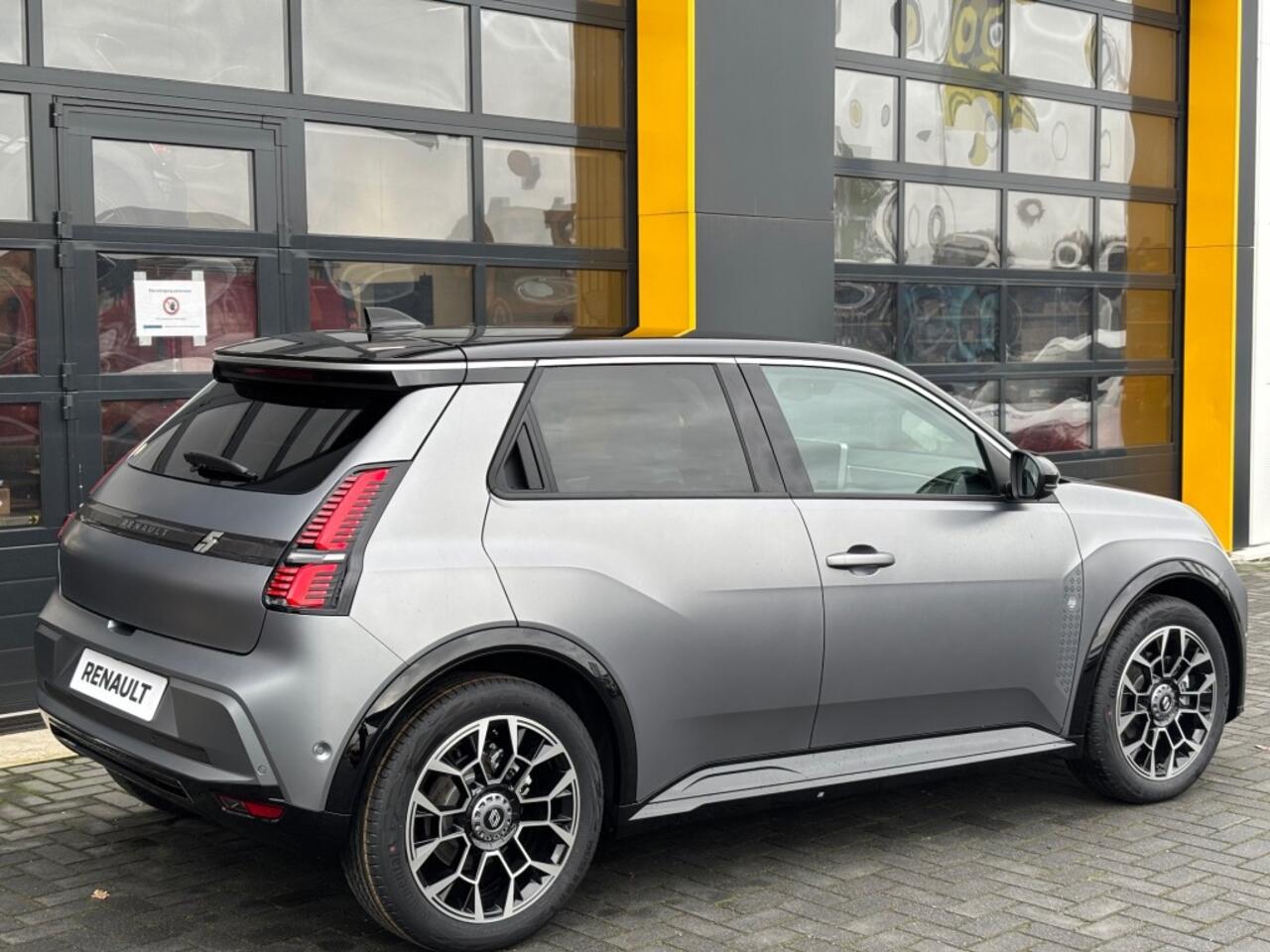 Renault 5 Roland-Garros 150 pk comfort range Pack Harman Kardon Pack Safety en Advanced Driving Assist