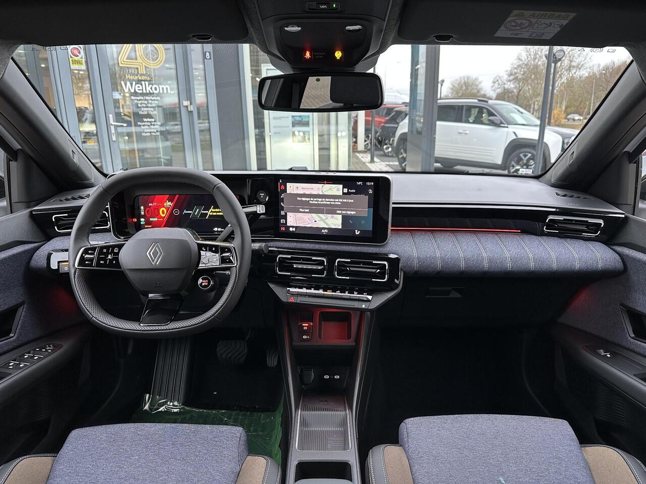 Renault 5 Techno Urban Range Techno 120 pk l Meer dan ¤ 1.500 voorraadvoordeel! l Gratis 5 jaar fabrieksgarantie! l Uit voorraad leverbaar!