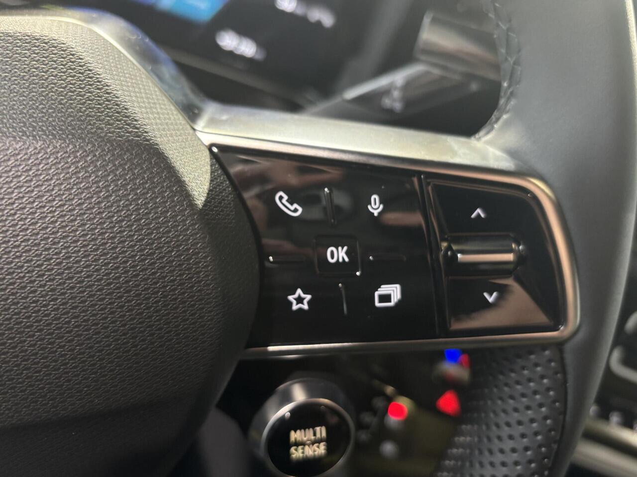 Renault 5 comfort range iconic cinq 52 kWh / PARKEERSENSOREN + CAMERA / STOEL- EN STUURVERWARMING / APPLE & ANDROID AUTO /