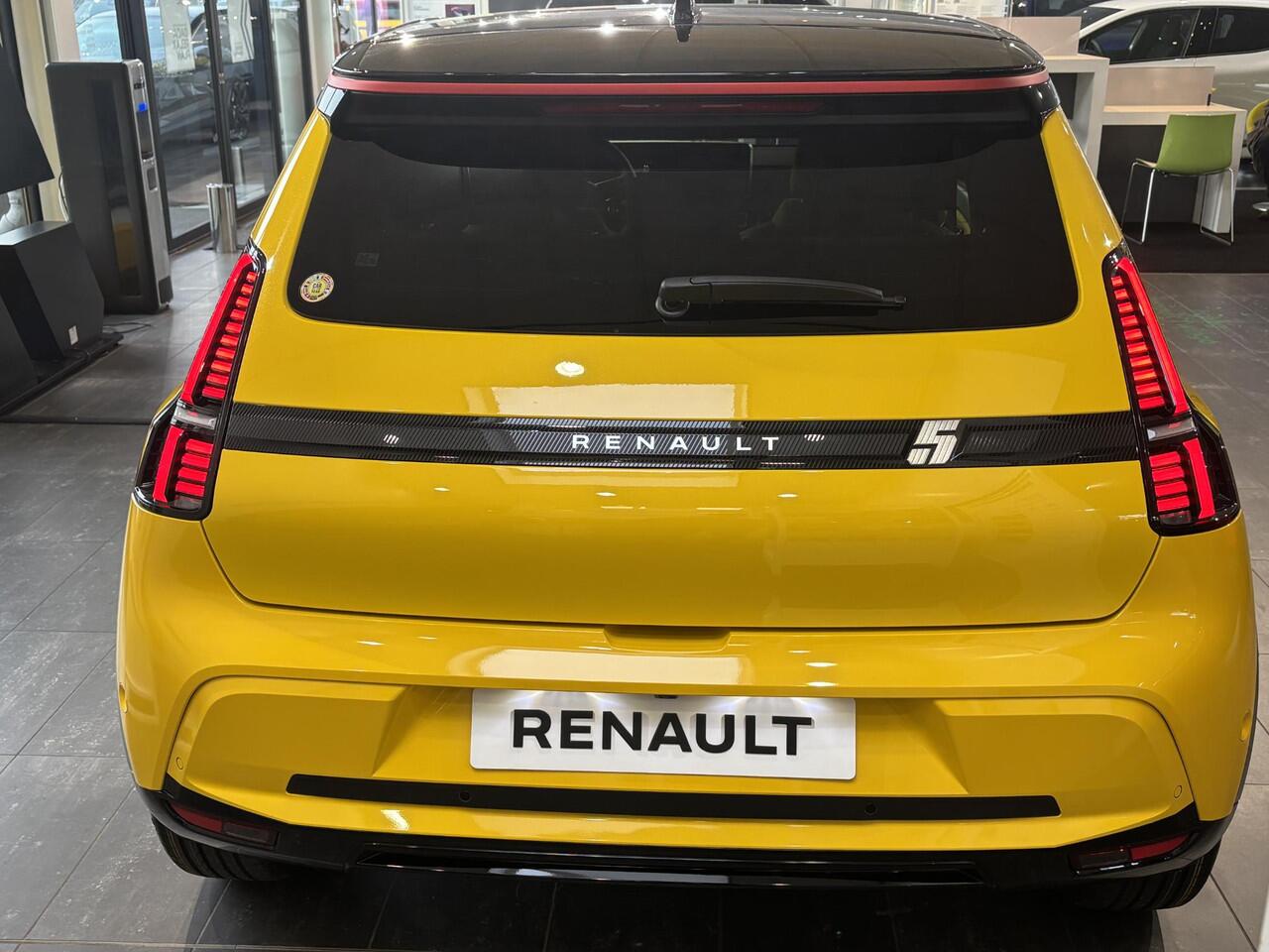Renault 5 comfort range iconic cinq 52 kWh / PARKEERSENSOREN + CAMERA / STOEL- EN STUURVERWARMING / APPLE & ANDROID AUTO /