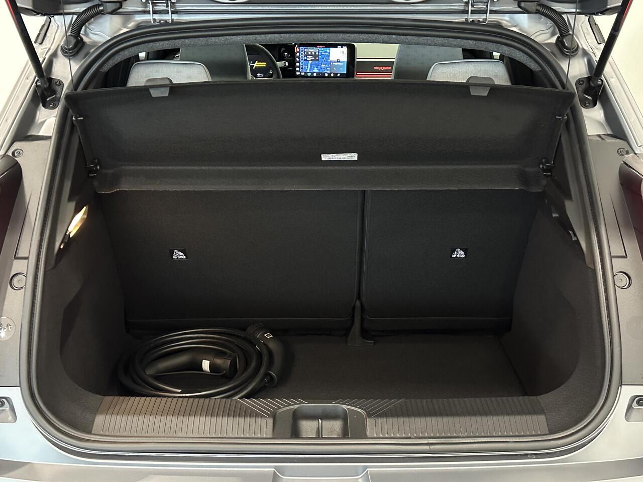 Renault 5 Comfort Range Roland Garros 52 kWh | Pack Safety & Advanced Driving Assist | Van: ¤ 37.859,- nu rijklaar voor: ¤36.559,-