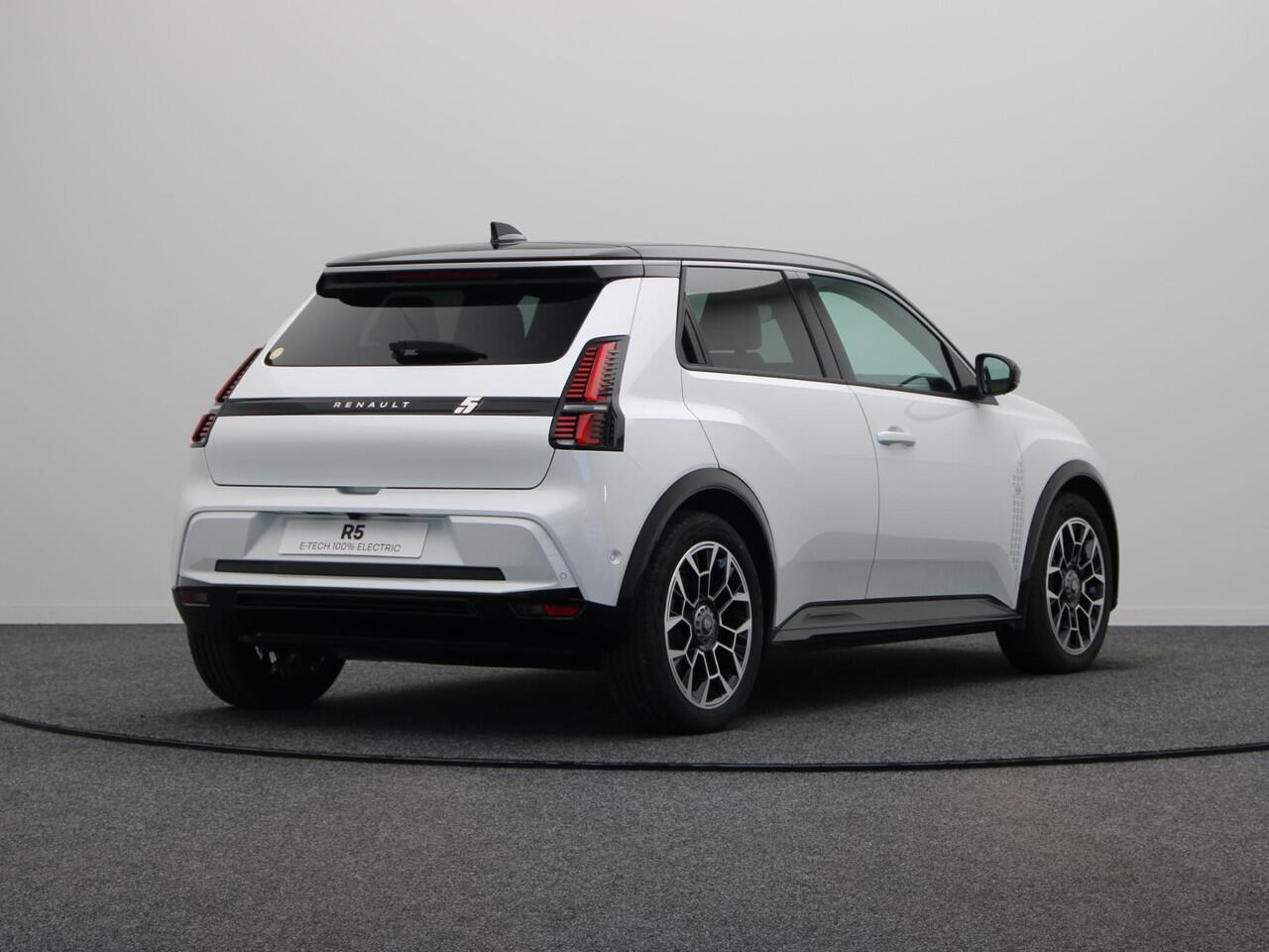 Renault 5 comfort range Roland-Garros 52 kWh | Harman kardon | Active driver assist | Blind spot warning |