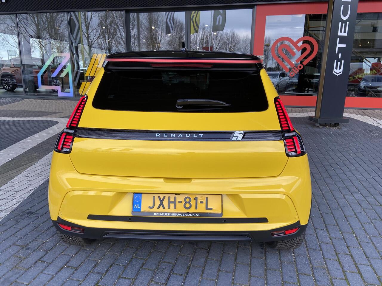 Renault 5 comfort range techno 52 kWh / 410 WLTP / 150PK / DEMO / PACK WINTER / ALL WEATHER BANDEN / 18" INCH CHRONO VELGEN /