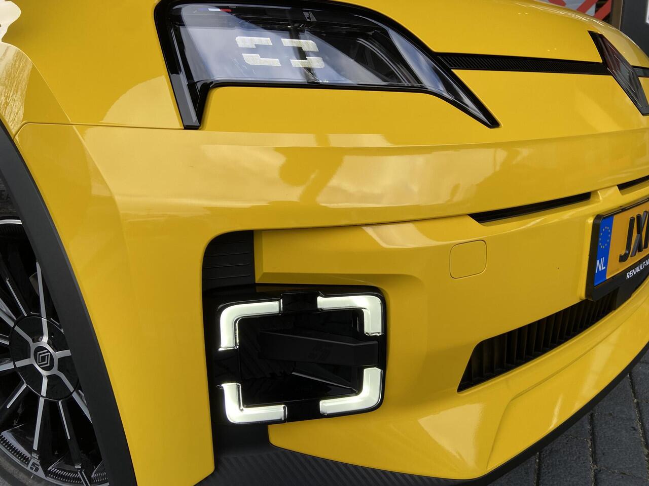 Renault 5 comfort range techno 52 kWh / 410 WLTP / 150PK / DEMO / PACK WINTER / ALL WEATHER BANDEN / 18" INCH CHRONO VELGEN /