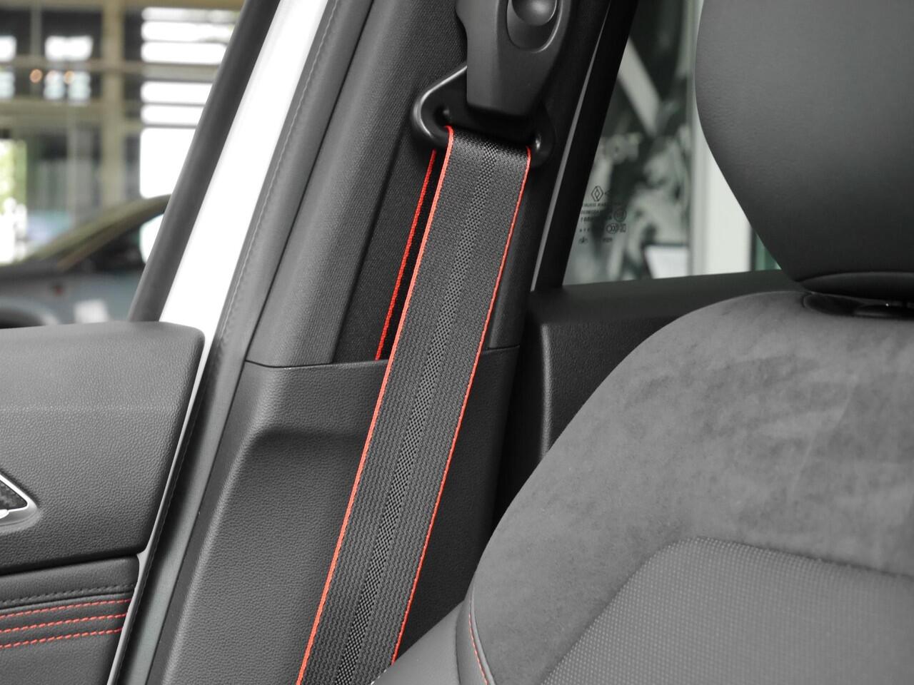 Renault Arkana 1.6 E-Tech Hybrid 145 R.S. Line | Camera rondom | Stoelverwarming | Panoramadak | LED verlichting| 18 inch lichtmetalen velgen | Climate control | Dodehoek detectie