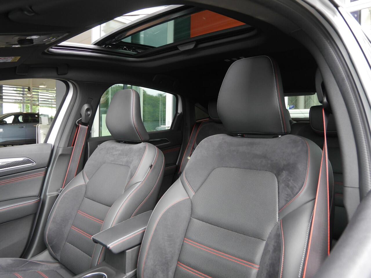 Renault Arkana 1.6 E-Tech Hybrid 145 R.S. Line | Camera rondom | Stoelverwarming | Panoramadak | LED verlichting| 18 inch lichtmetalen velgen | Climate control | Dodehoek detectie