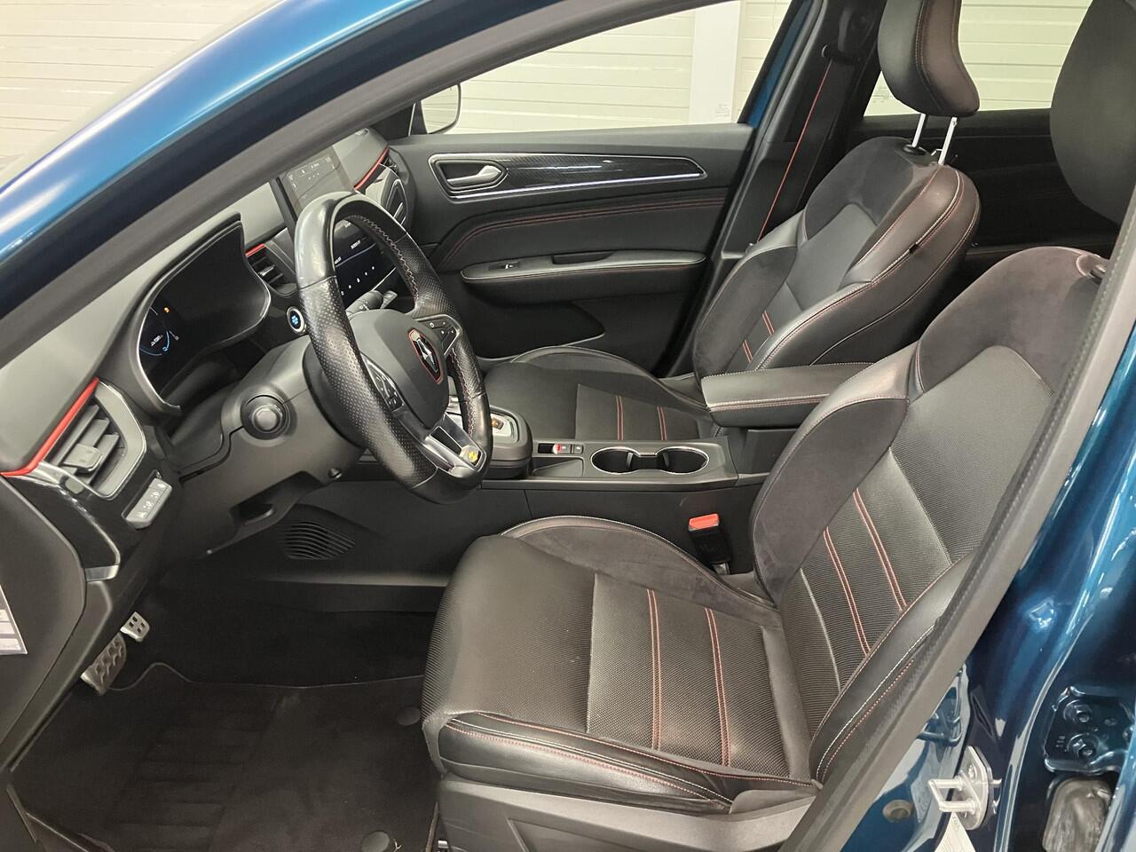 Renault Arkana 1.6 E-Tech Hybrid 145 R.S. Line / Lederen Bekleding / Stoelverwarming / Navigatie / Camera / Elektrisch Verstelbare Stoel /