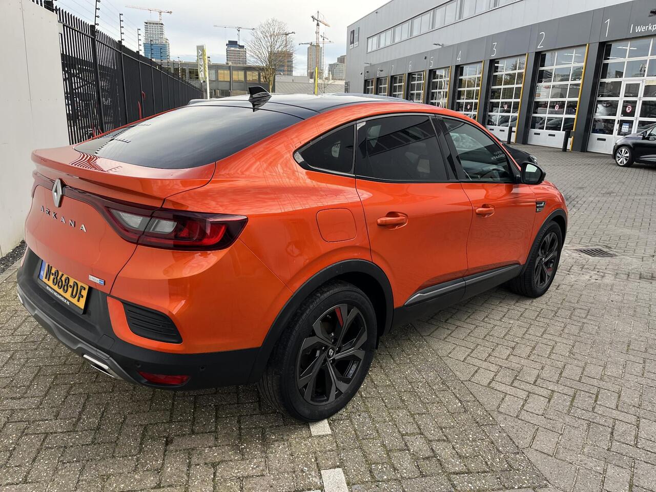 Renault Arkana 1.6 E-Tech Hybrid 145 R.S. Line / CAMERA / LEDEREN BEKLEDING / GROOT SCHERM NAVIGATIE / PARKEERSENSOREN / BLINDSPOT / APPLE CARPLAY / ANDROID AUTO