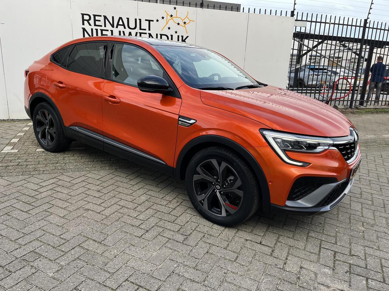 Renault Arkana 1.6 E-Tech Hybrid 145 R.S. Line / CAMERA / LEDEREN BEKLEDING / GROOT SCHERM NAVIGATIE / PARKEERSENSOREN / BLINDSPOT / APPLE CARPLAY / ANDROID AUTO