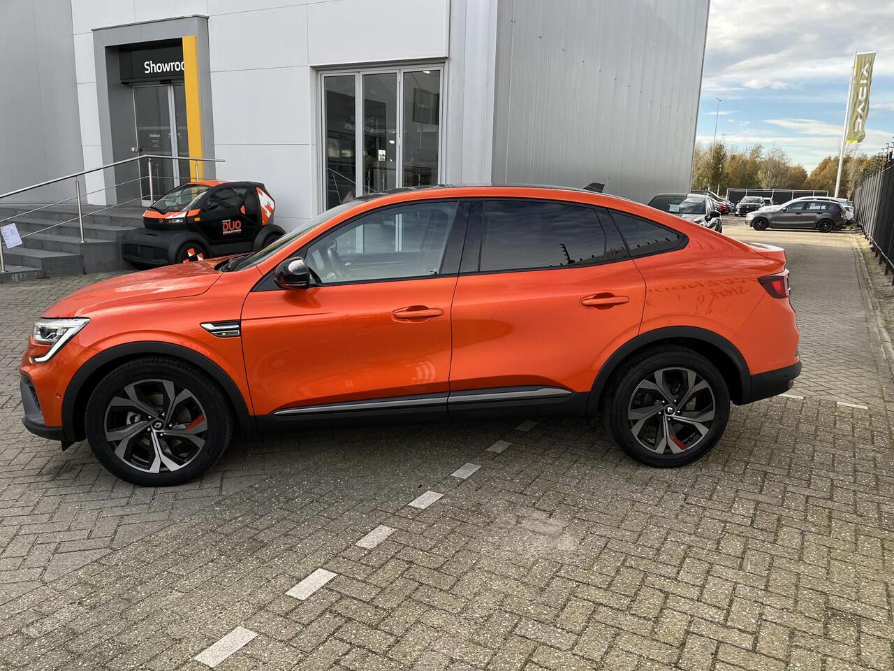 Renault Arkana 1.6 E-Tech Hybrid 145 R.S. Line / CAMERA / LEDEREN BEKLEDING / GROOT SCHERM NAVIGATIE / PARKEERSENSOREN / BLINDSPOT / APPLE CARPLAY / ANDROID AUTO