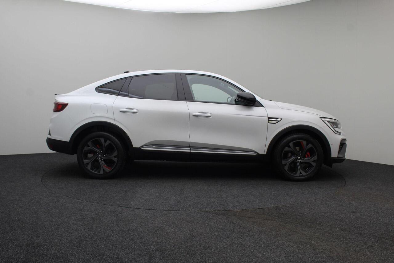 Renault Arkana 1.6 E-Tech Hybrid 145 R.S. Line 2021 | Navigatie | Cruise Control Adaptief | Verwarmde Voorstoelen | Bose Audio | Draadloze Telefoon Lader | Achteruitrij Camera | 2 Sleutels | NAP