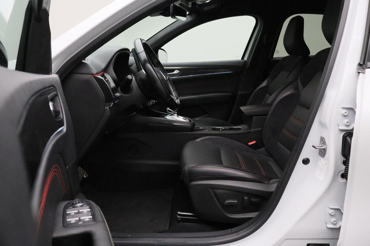 Renault Arkana 1.6 E-Tech Hybrid 145 R.S. Line 2021 | Navigatie | Cruise Control Adaptief | Verwarmde Voorstoelen | Bose Audio | Draadloze Telefoon Lader | Achteruitrij Camera | 2 Sleutels | NAP