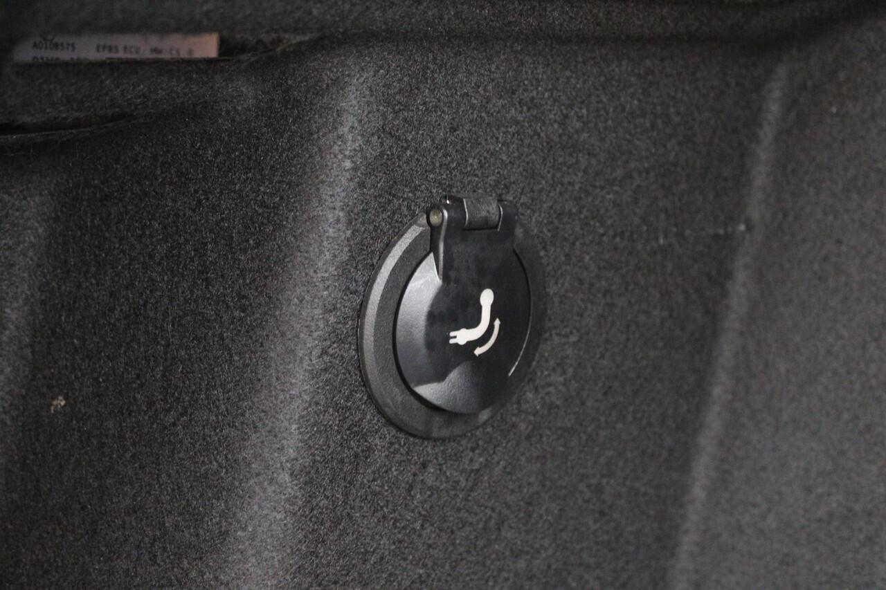 Renault Arkana 1.6 E-Tech Hybrid 145 R.S. Line | ELEKTR. WEGKLAPBARE TREKHAAK | BLIND SPOT | CAMERA | PARKEERSENSOREN V+A | ADAPT. CRUISE CONTROL | CLIMATE CONTROL | CARPLAY