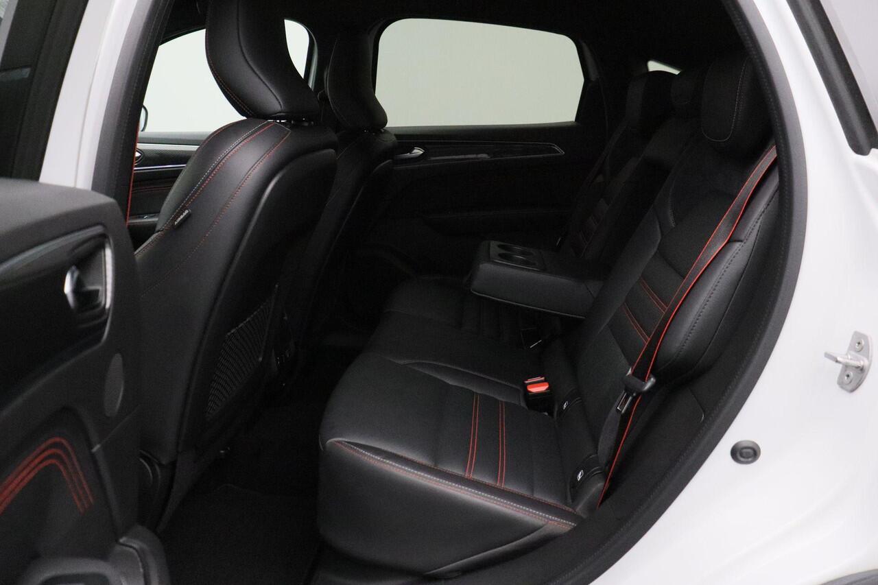 Renault Arkana 1.6 E-Tech Hybrid 145 R.S. Line 2021 | Navigatie | Cruise Control Adaptief | Verwarmde Voorstoelen | Bose Audio | Draadloze Telefoon Lader | Achteruitrij Camera | 2 Sleutels | NAP