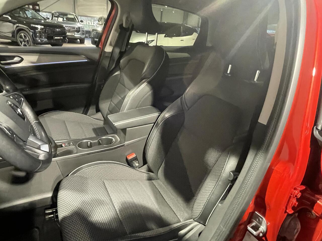 Renault Arkana 1.6 E-Tech Hybrid 145 Intens | Stoelverwarming | Navigatie | Achteruitrijcamera | Apple CarPlay / Android Auto |