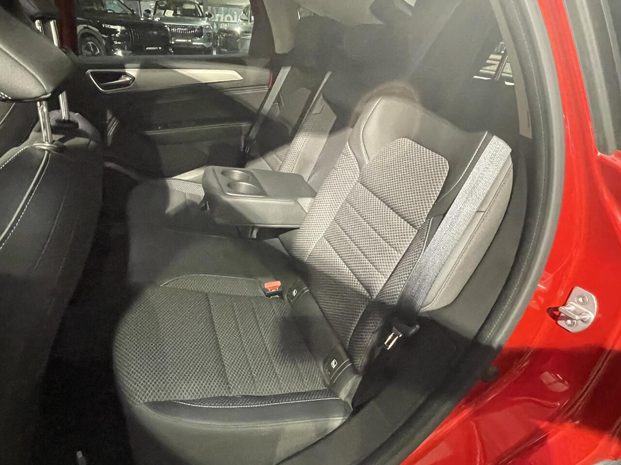 Renault Arkana 1.6 E-Tech Hybrid 145 Intens | Stoelverwarming | Navigatie | Achteruitrijcamera | Apple CarPlay / Android Auto |