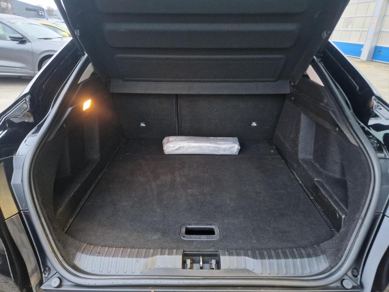 Renault Arkana 1.6 E-Tech Hybrid 145 Intens | Pack Winter | Trekhaak | Parking Pack | Dodehoek detectie | Adaptive cruise | 18 inch LMV | 1e Eigenaar