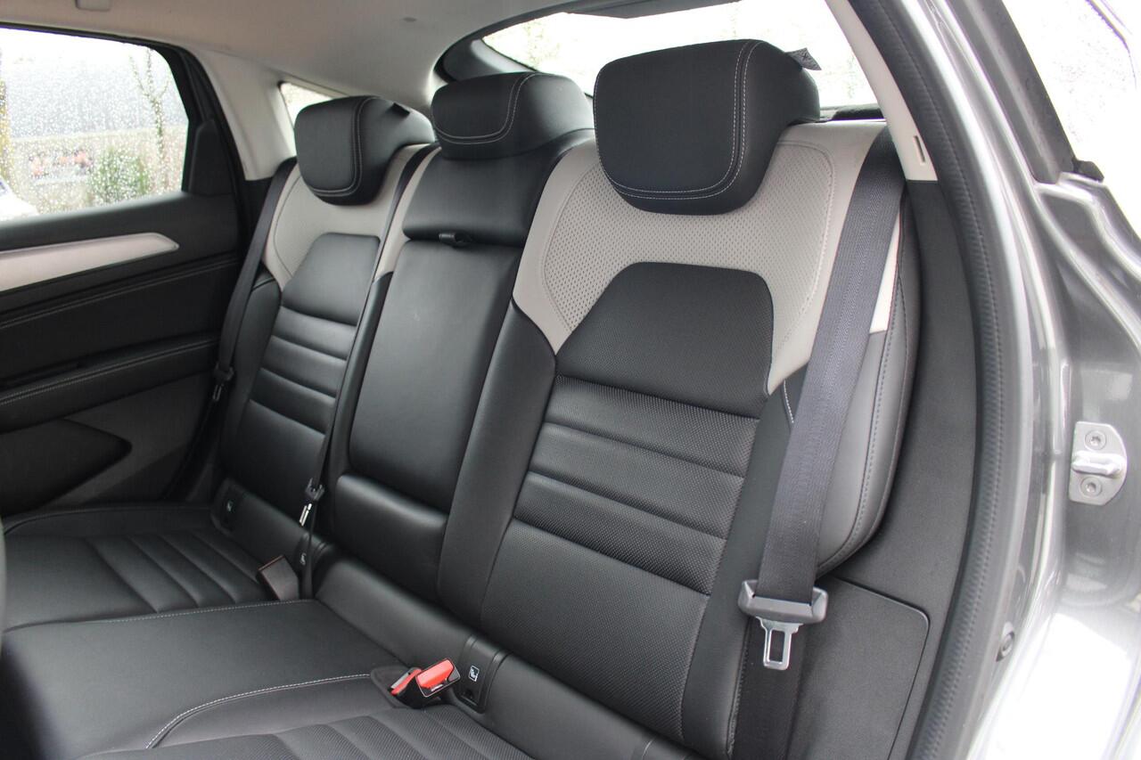 Renault Arkana 1.6 E-Tech Hybrid 145 Intens | Adaptieve Cruise | Bose | Trekhaak | Stoel+Stuur verwarming