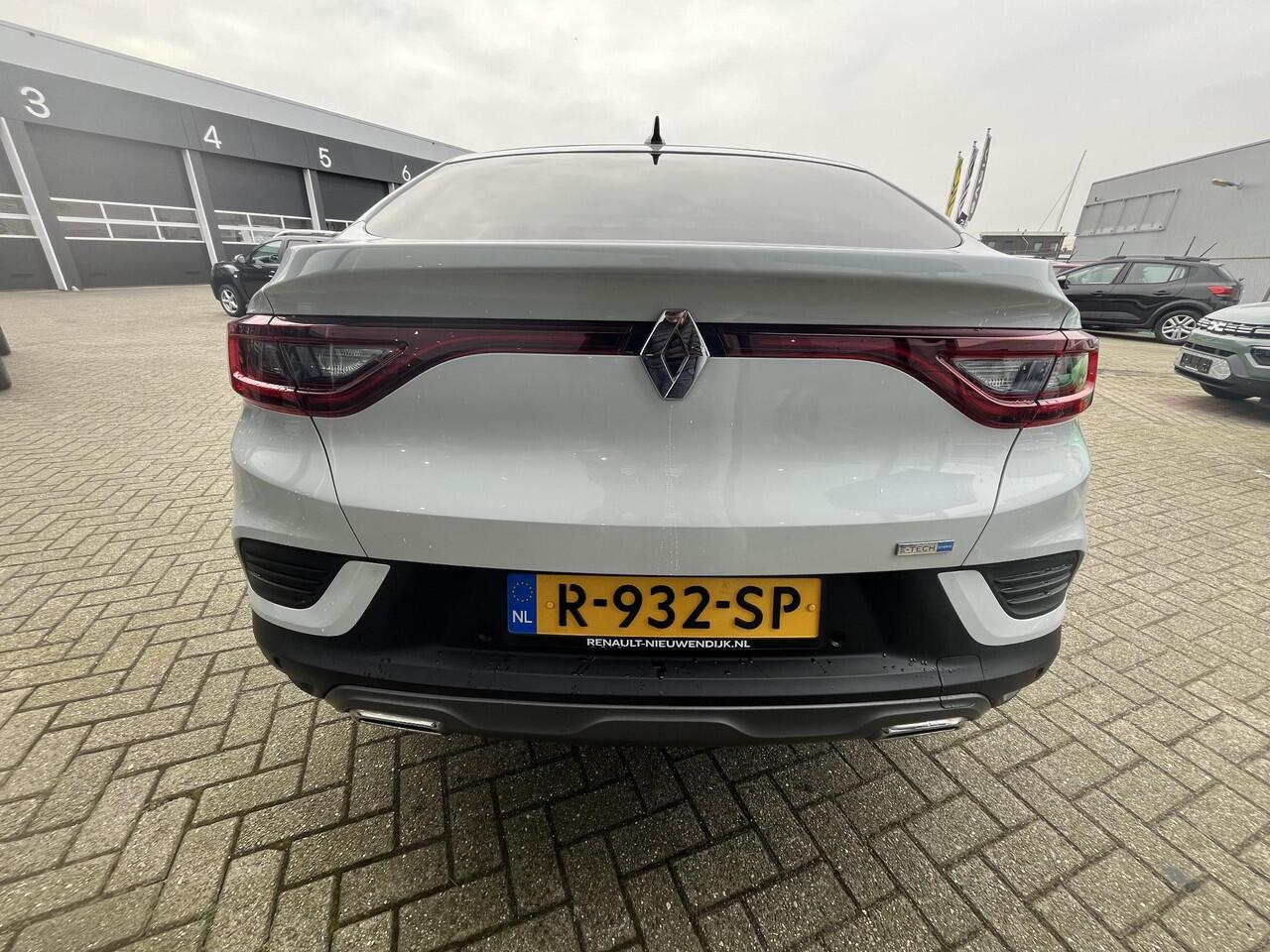 Renault Arkana 1.6 E-Tech Hybrid 145 R.S. Line CRUISE CONTROL / SENOREN + CAMERA / NAVI / 10.3 INCH SCHERM / APPLE CARPLAY / LICHTMETAAL / RS LINE